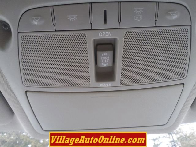 Used 2015 Nissan Rogue SL w/ SL Premium Package image 47