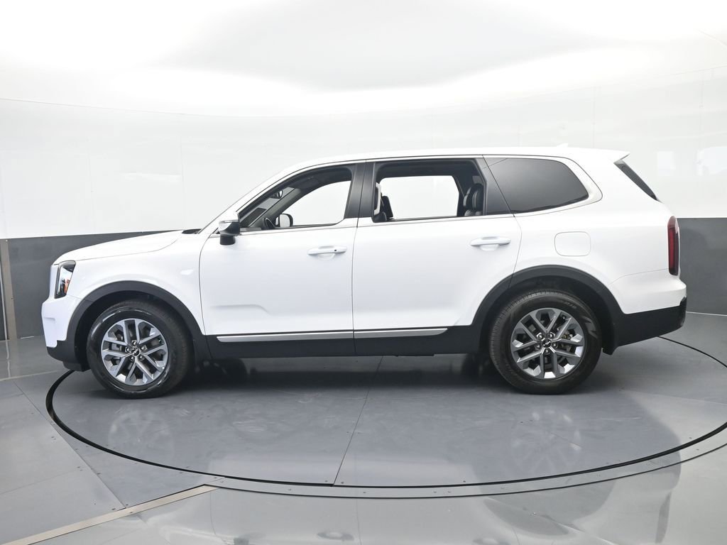 Used 2025 Kia Telluride LX FWD image 3