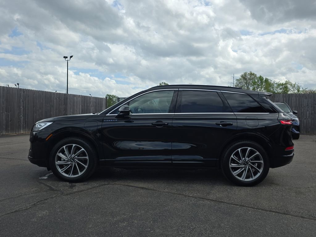 Used 2025 Lincoln Corsair Grand Touring w/ Equipment Group 301A image 2