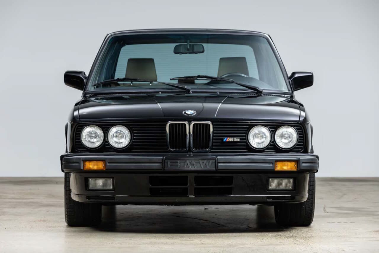 Used 1988 BMW M5 RWD image 4