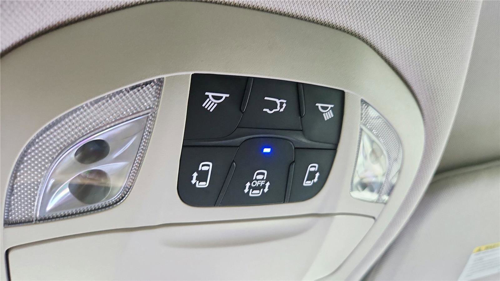 Used 2023 Chrysler Pacifica Touring-L FWD image 27