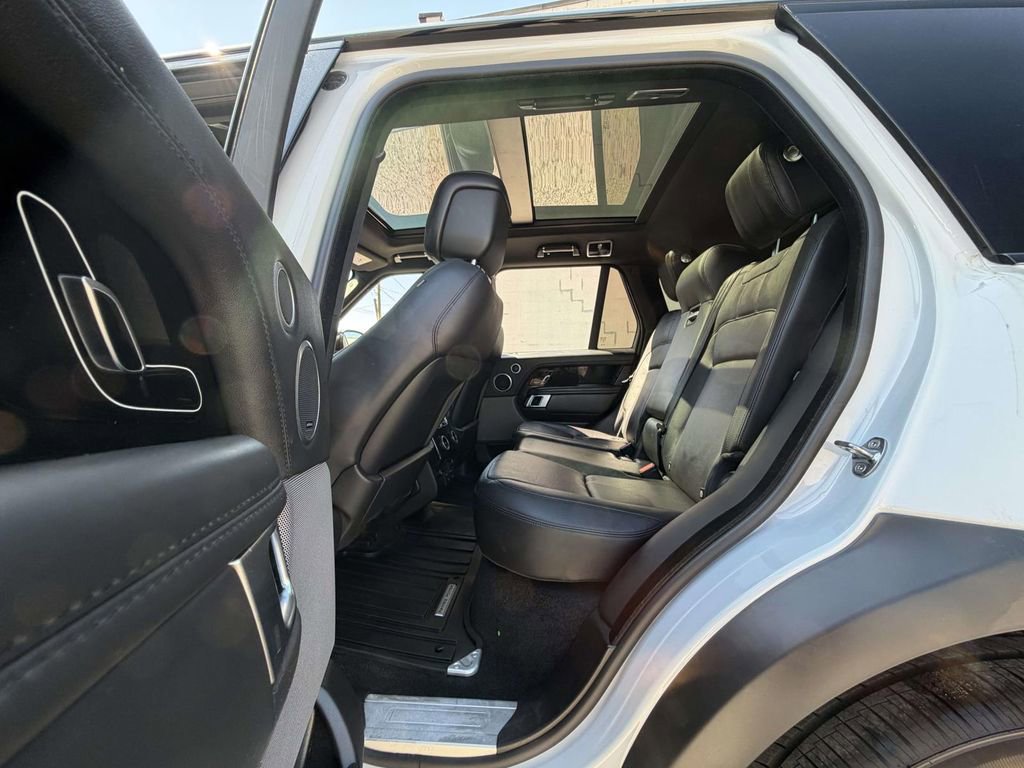 Used 2019 Land Rover Range Rover HSE image 19