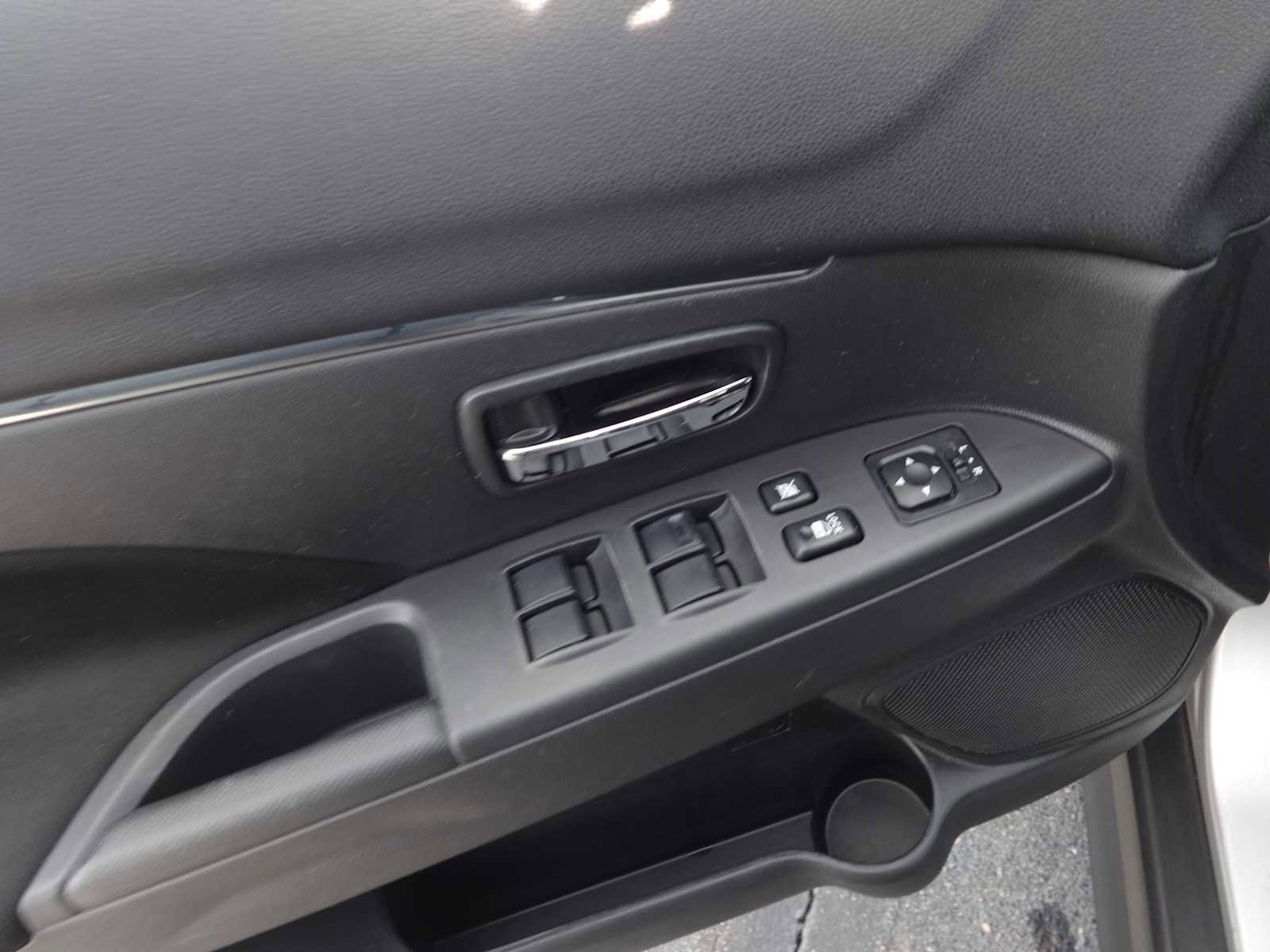 Used 2024 Mitsubishi Outlander Sport ES image 12