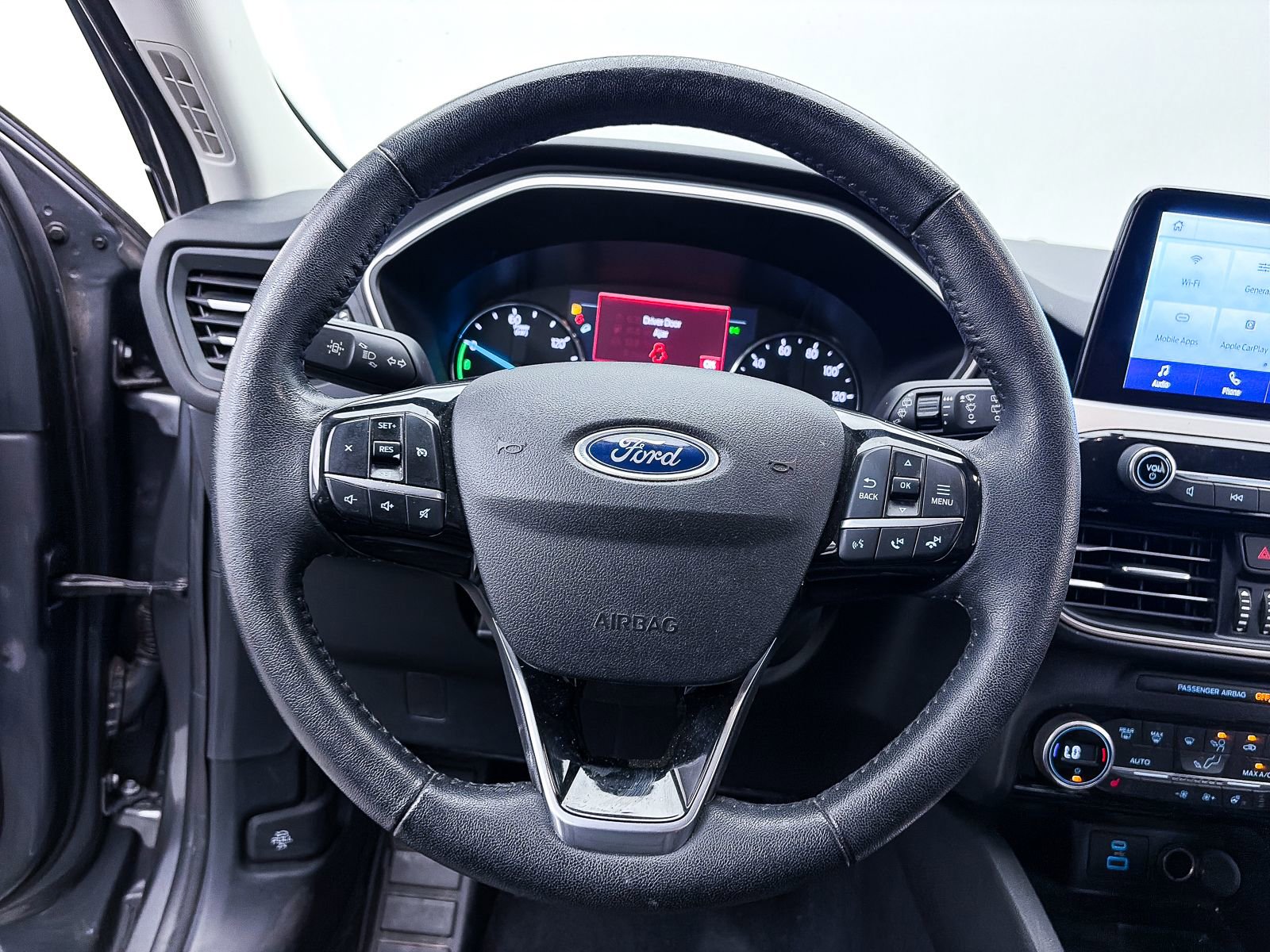 Used 2021 Ford Escape SEL image 25