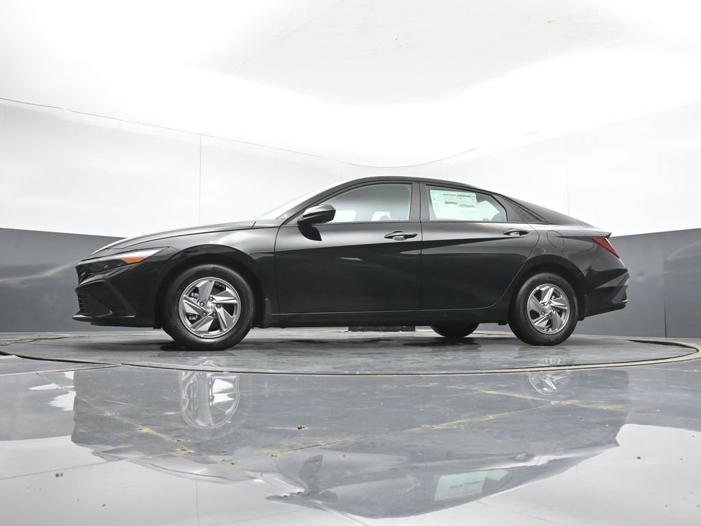 New 2026 Hyundai Elantra SE image 11