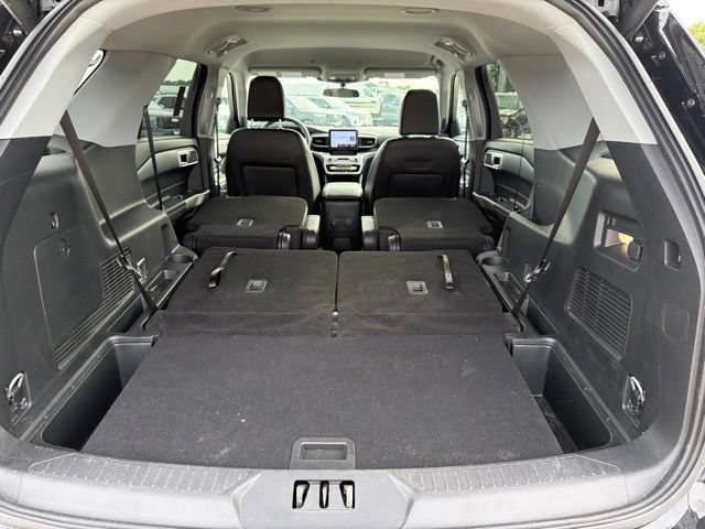 Used 2024 Ford Explorer XLT w/ Equipment Group 202A AWD/4WD image 23
