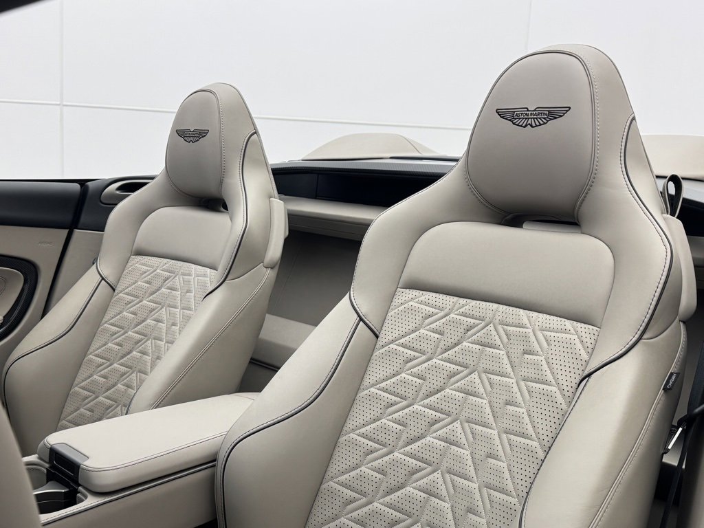New 2026 Aston Martin Vanquish Convertible image 4