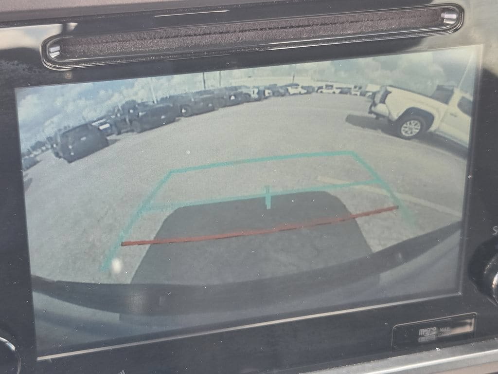 Used 2018 Toyota Tacoma TRD Off-Road AWD/4WD image 18