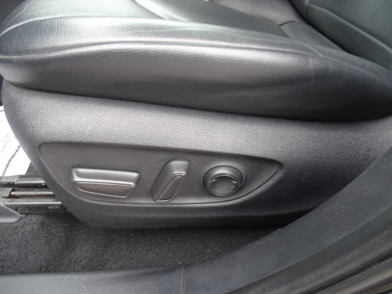 Used 2021 Toyota Highlander XLE image 13