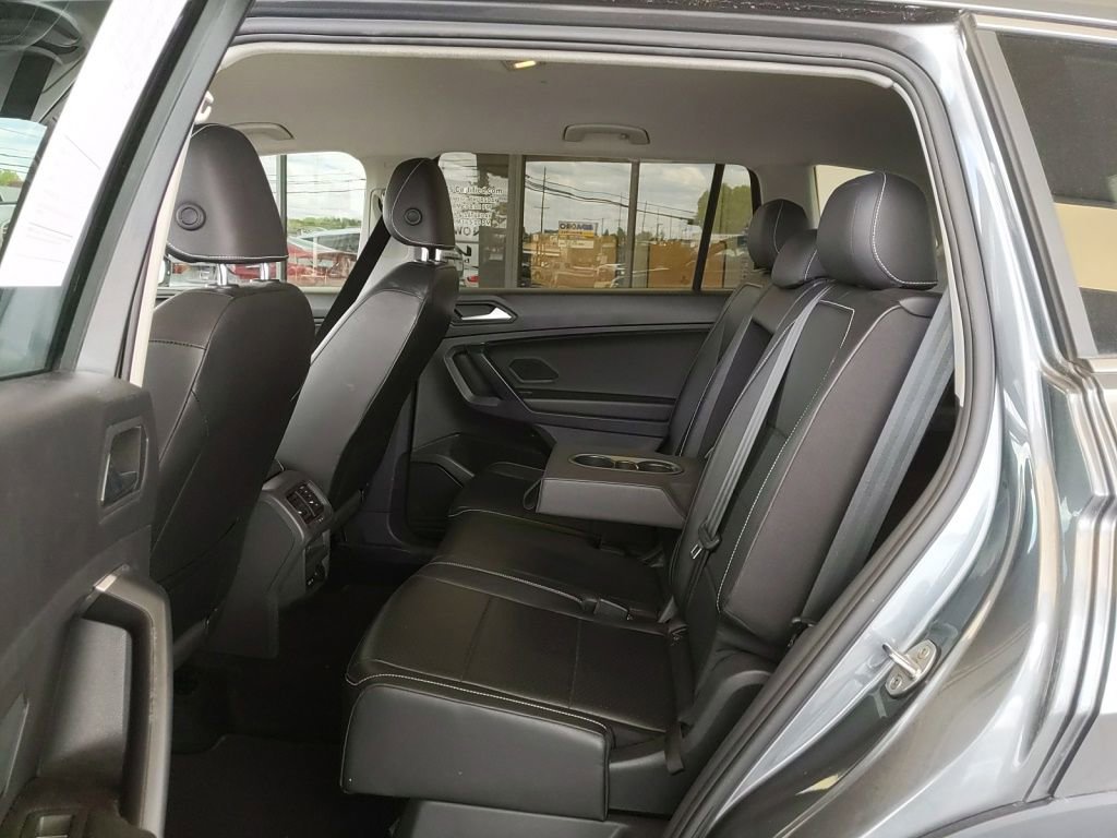 Used 2021 Volkswagen Tiguan SE FWD image 13