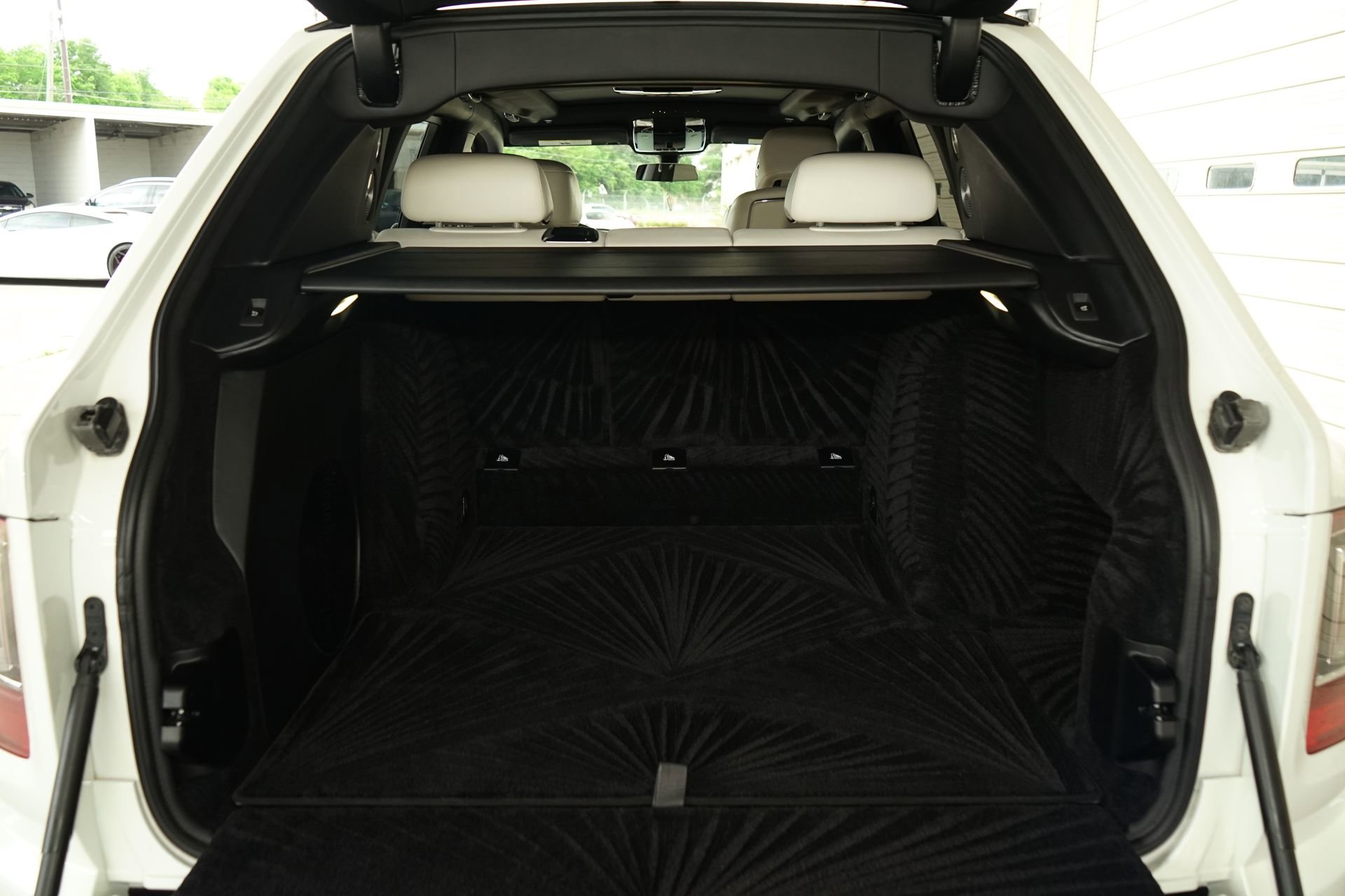 Used 2019 Rolls-Royce Cullinan image 27