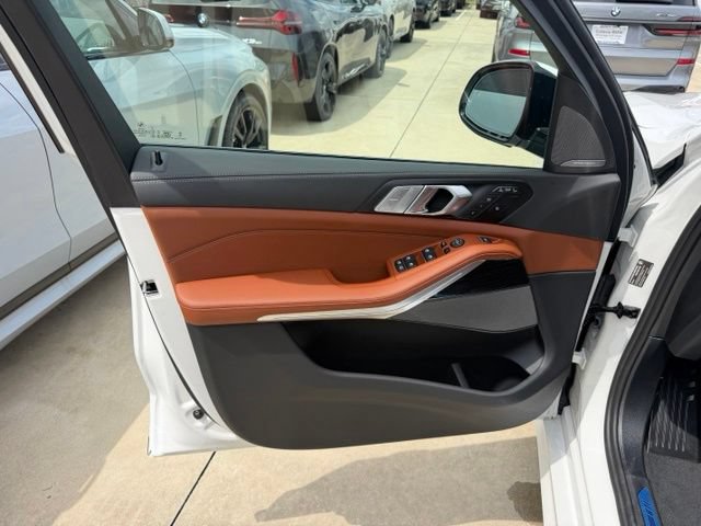 New 2027 BMW X7 xDrive40i w/ M Sport Package AWD/4WD image 12