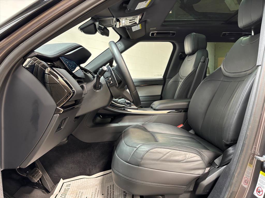 Used 2024 Land Rover Range Rover Sport SE image 23