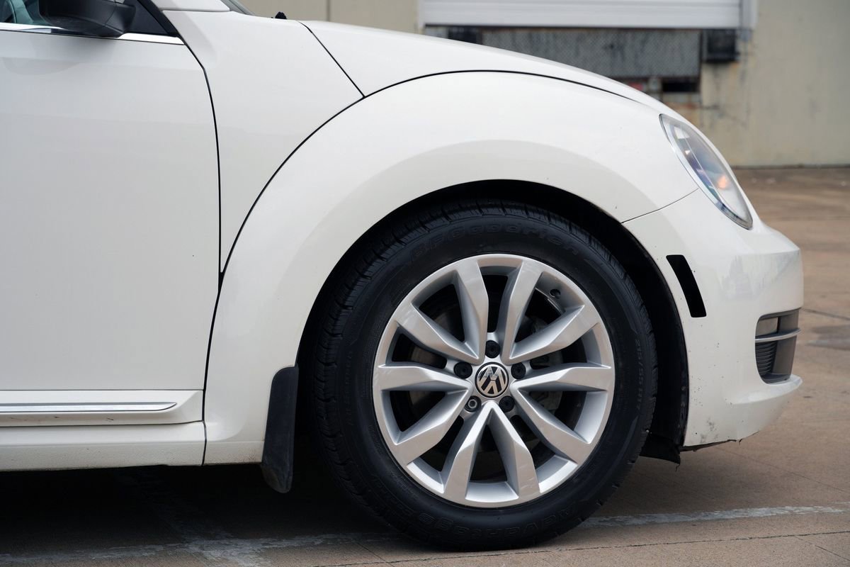 Used 2013 Volkswagen Beetle TDI FWD image 28