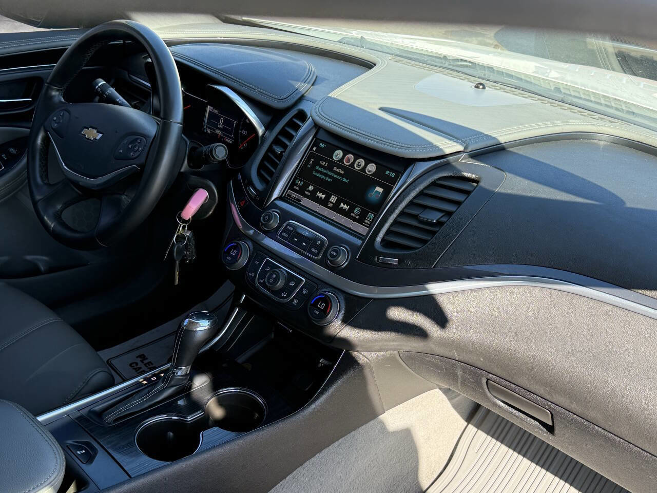 Used 2016 Chevrolet Impala LT FWD image 11