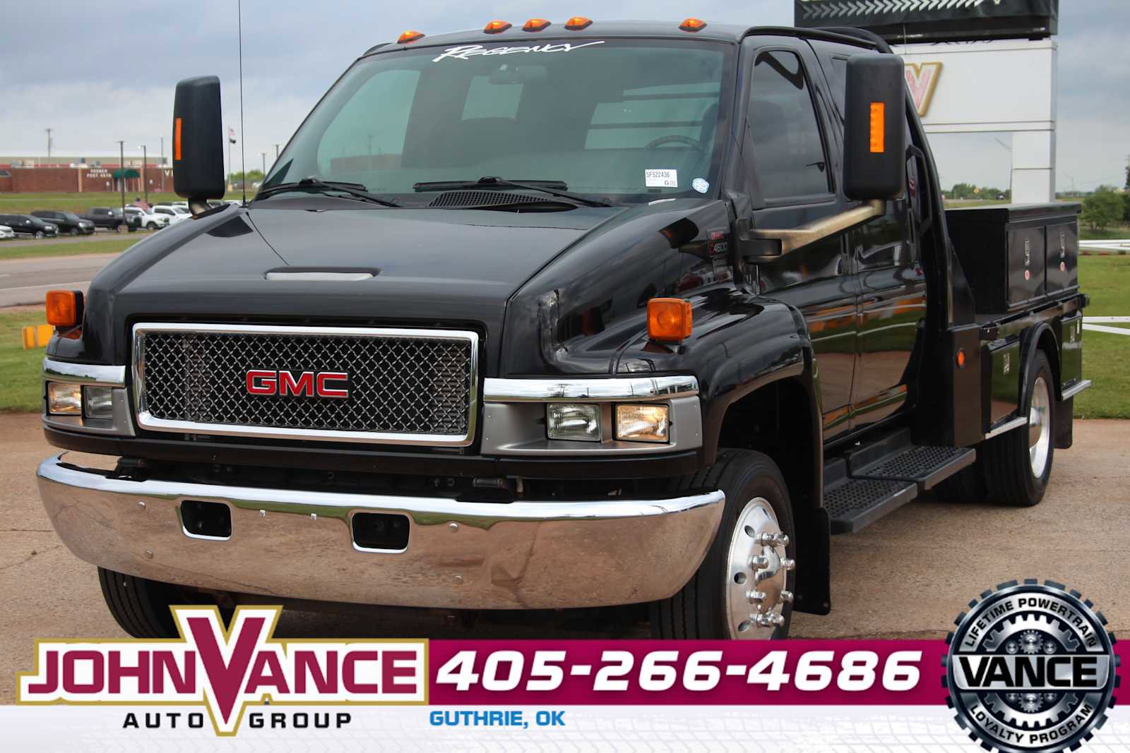 Used 2005 GMC TopKick C4500 2WD Crew Cab image 3