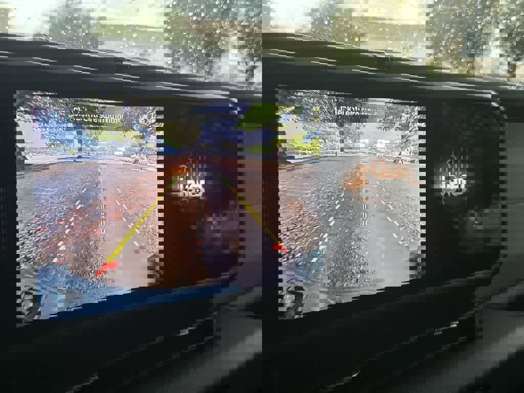 Used 2025 Jeep Gladiator Sport image 16