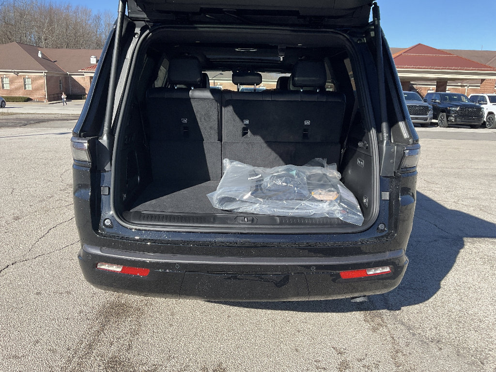 New 2026 Jeep Grand Wagoneer Limited image 15