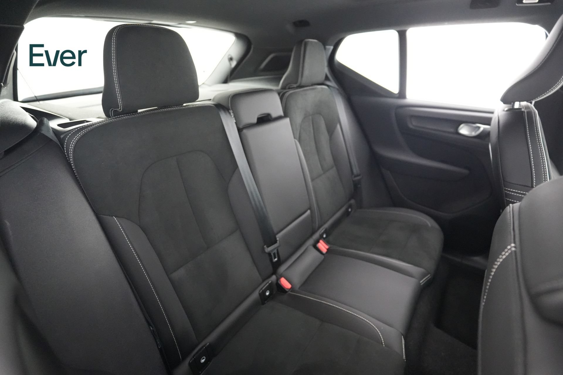 Used 2023 Volvo XC40 Recharge Ultimate AWD/4WD image 5