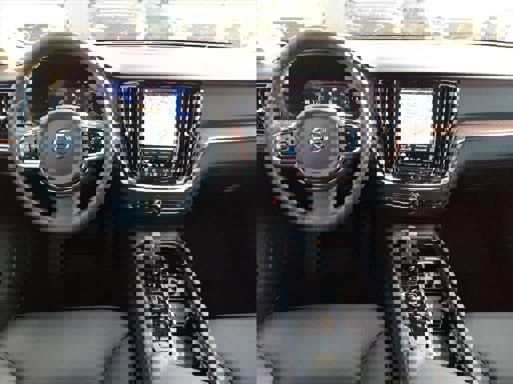 Certified 2023 Volvo V60 B5 Cross Country Plus w/ Climate Package image 13