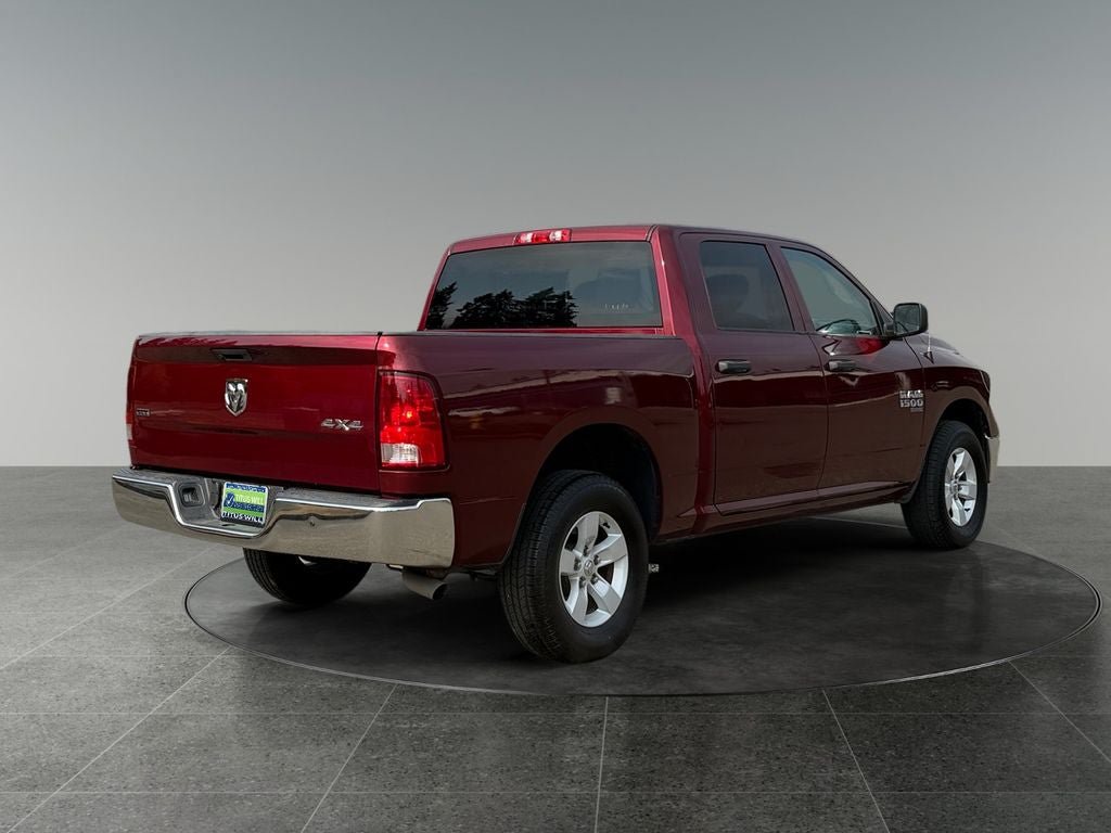 Used 2022 RAM 1500 Classic SLT AWD/4WD image 9
