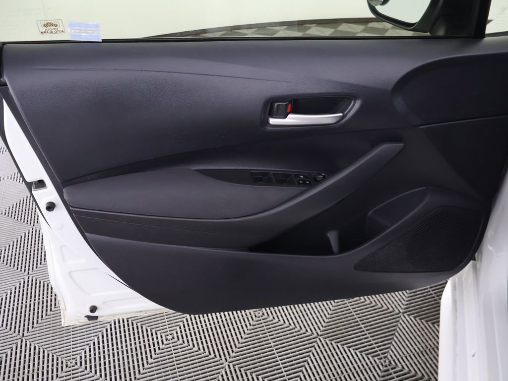 Used 2020 Toyota Corolla LE w/ Carpet Mat Package (TMS) image 19