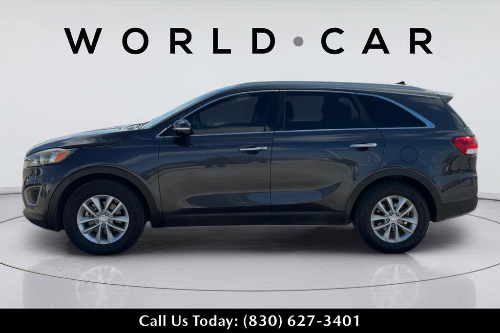 Used 2018 Kia Sorento FWD image 4