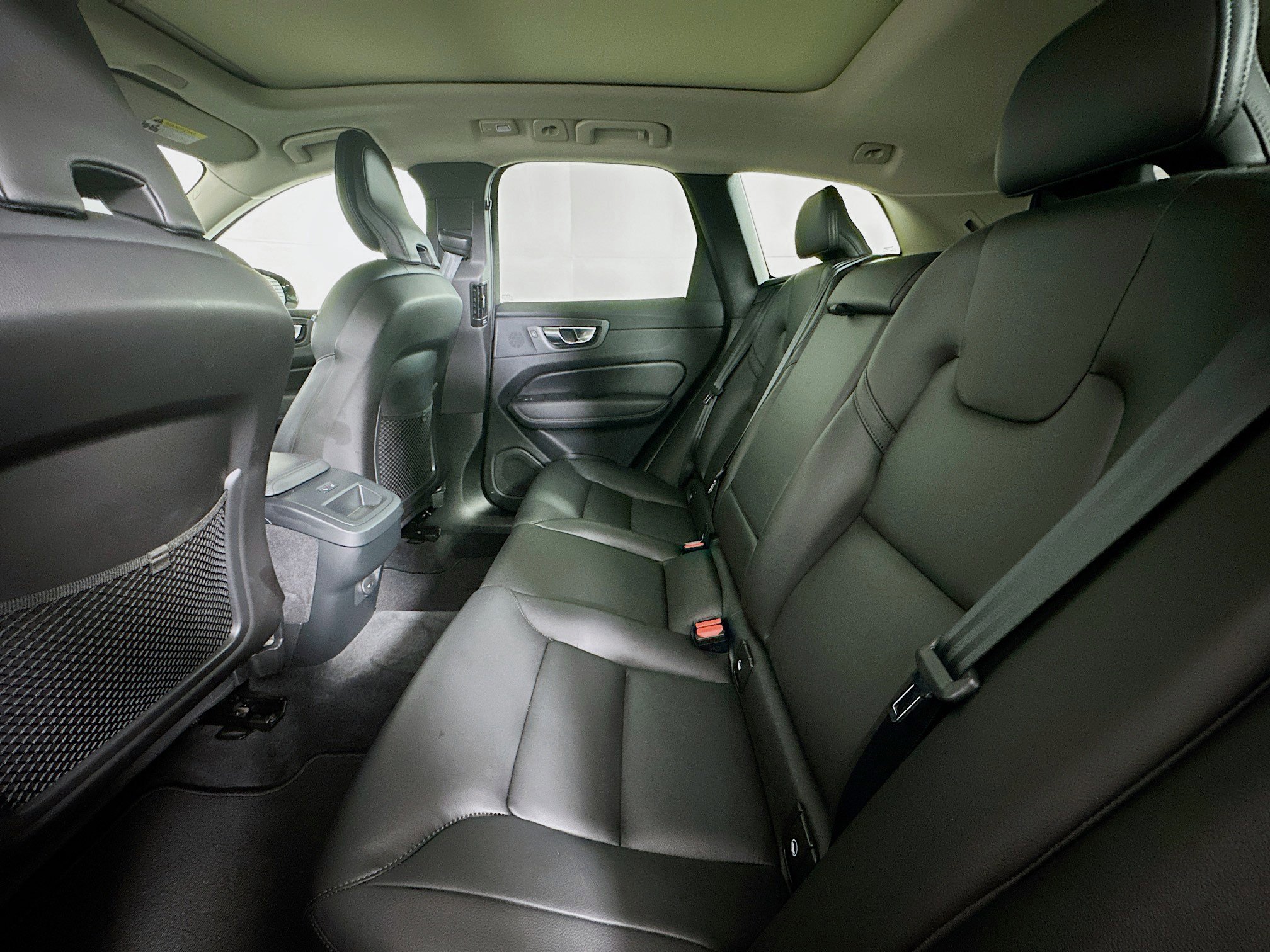 Used 2025 Volvo XC60 B5 Core image 28