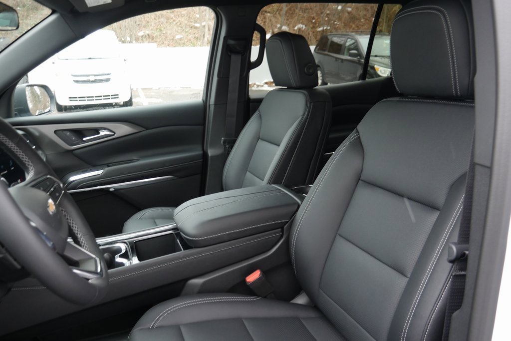 New 2026 Chevrolet Traverse LT w/ LPO, Floor Liner Package image 9