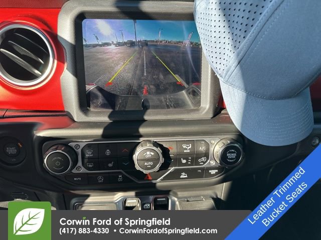 Used 2023 Jeep Gladiator Rubicon w/ Cold Weather Group image 11