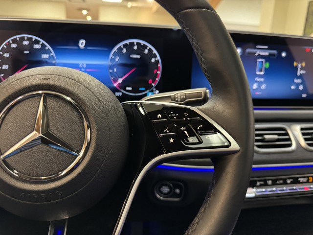 Certified 2025 Mercedes-Benz GLS 450 4MATIC image 22