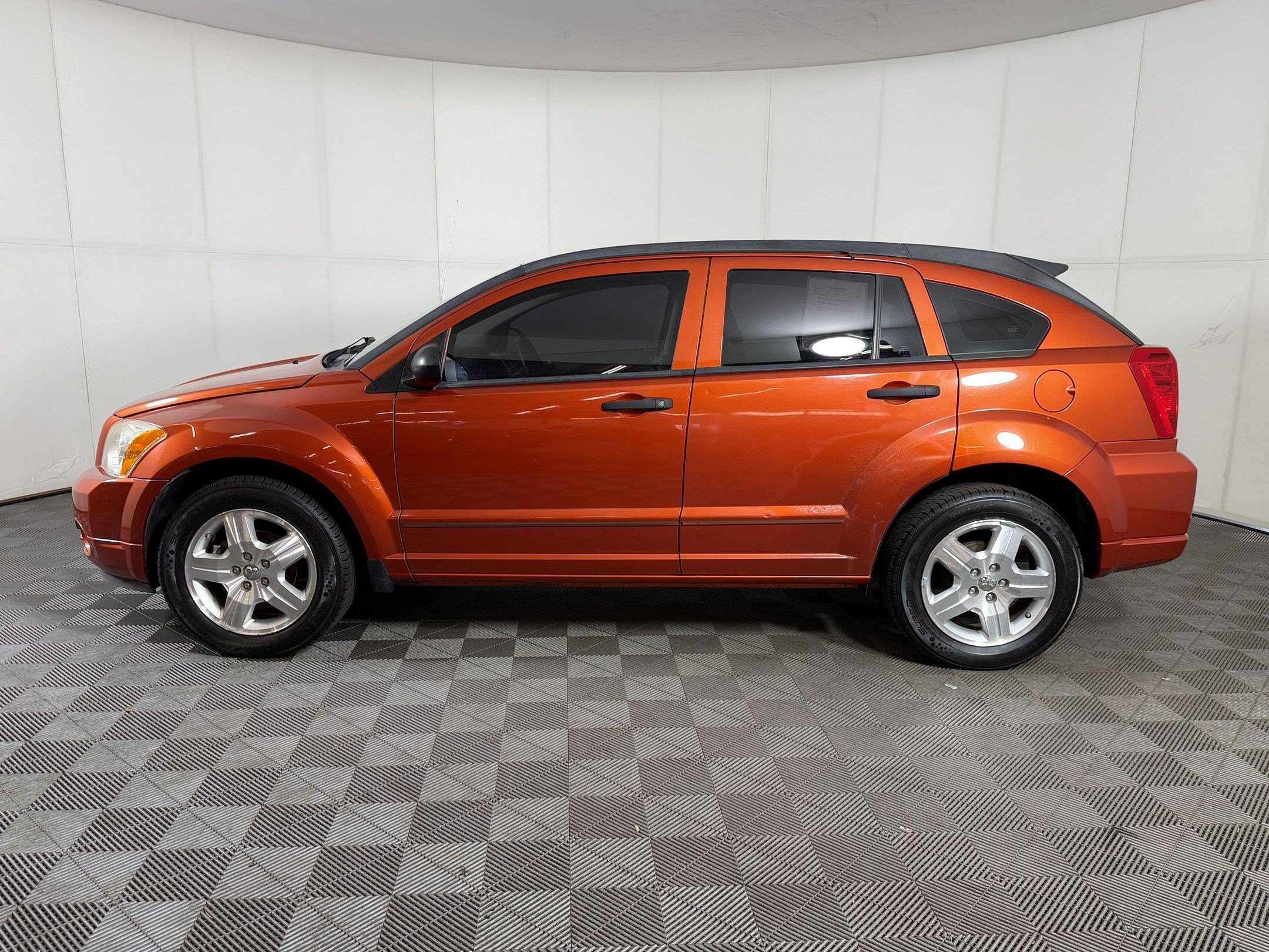 Used 2007 Dodge Caliber SXT w/ Leather Interior Group FWD image 2