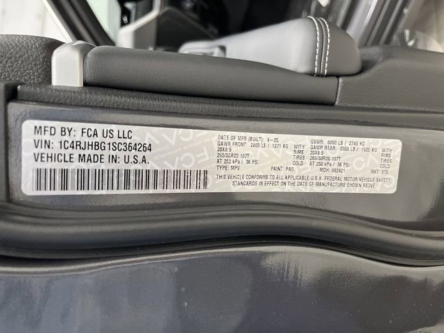 New 2025 Jeep Grand Cherokee Limited w/ Trailer Tow Package image 40