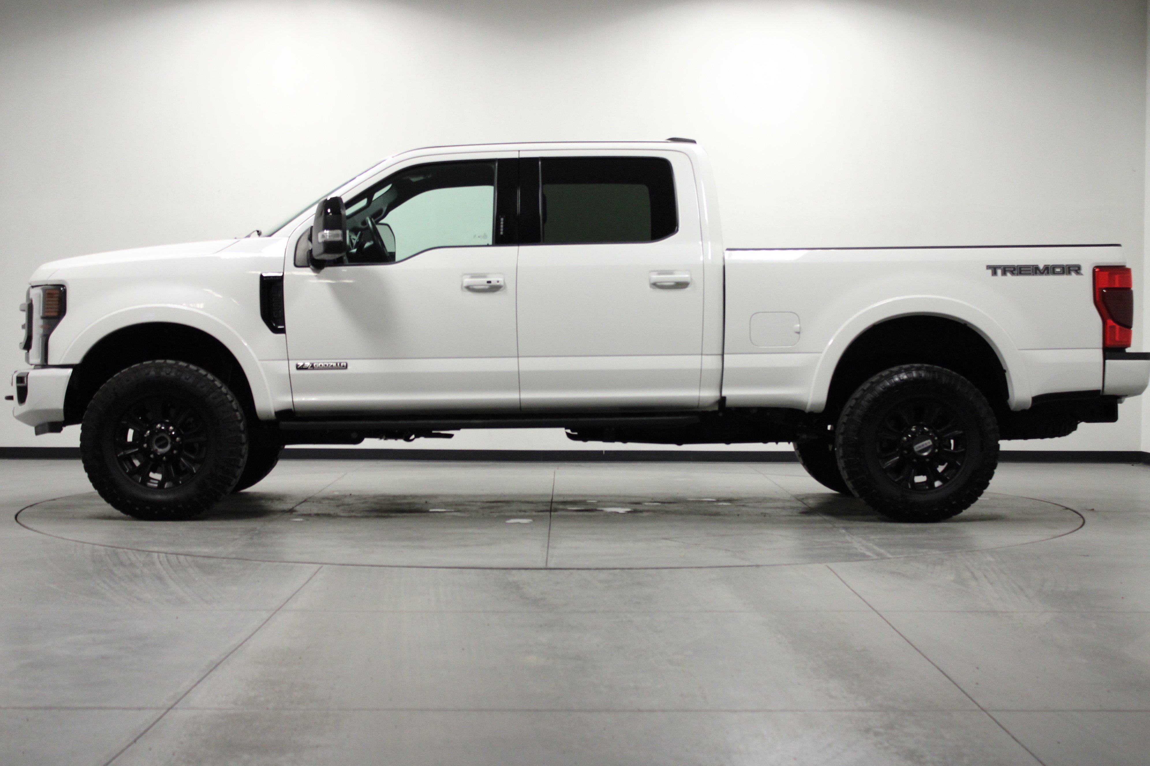 Used 2022 Ford F250 Lariat w/ Tremor Off-Road Package image 7