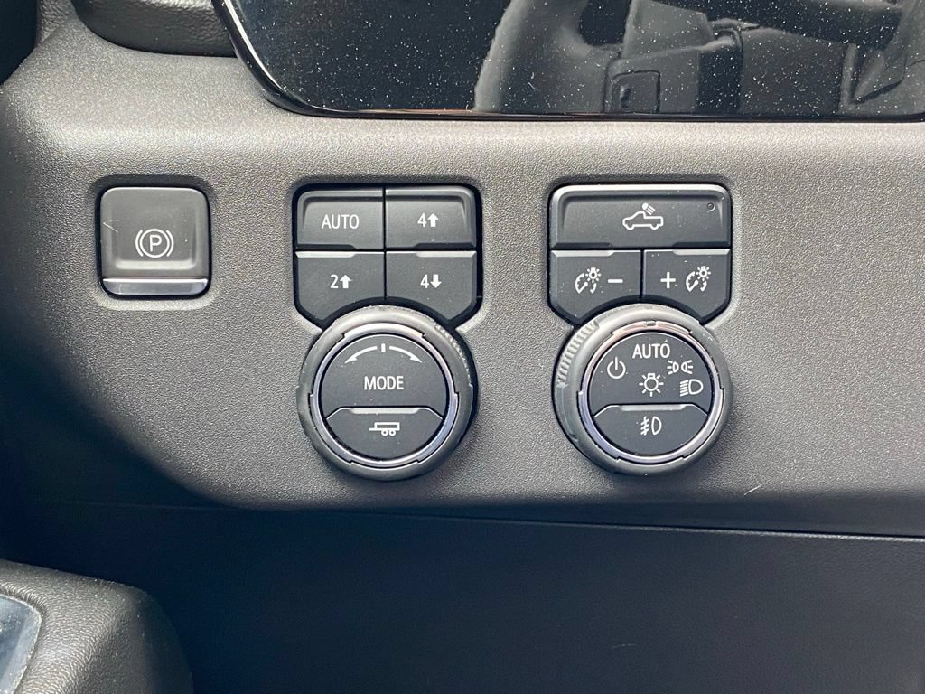 Used 2024 Chevrolet Silverado 1500 LT Trail Boss w/ Protection Package AWD/4WD image 10