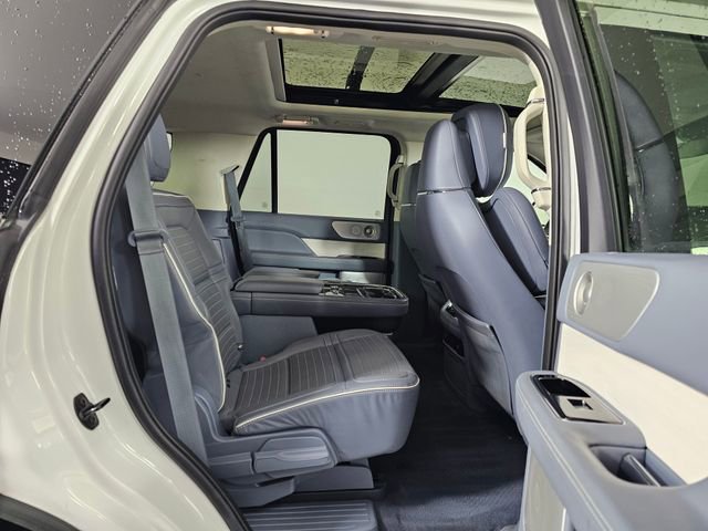 Used 2020 Lincoln Navigator Black Label w/ Cargo Convenience Package image 15