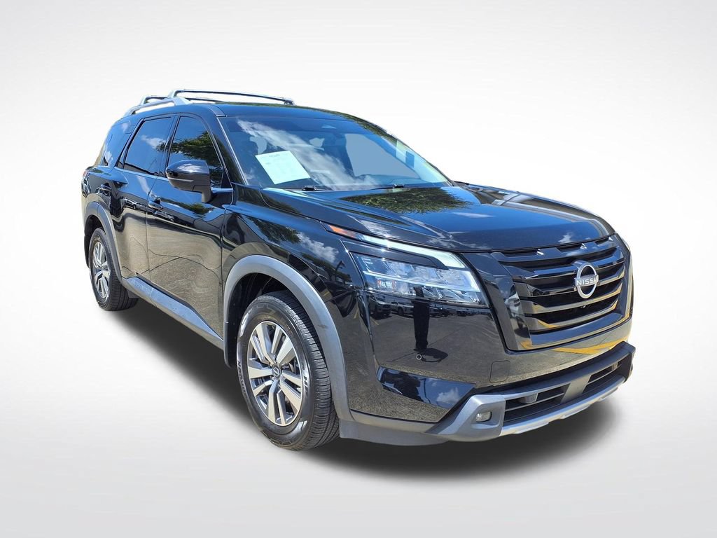 Used 2023 Nissan Pathfinder SL w/ Lighting Package (N92) AWD/4WD image 3