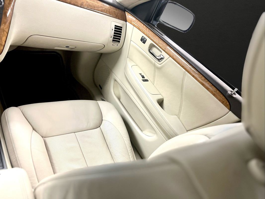 Used 2011 Cadillac DTS Platinum image 20