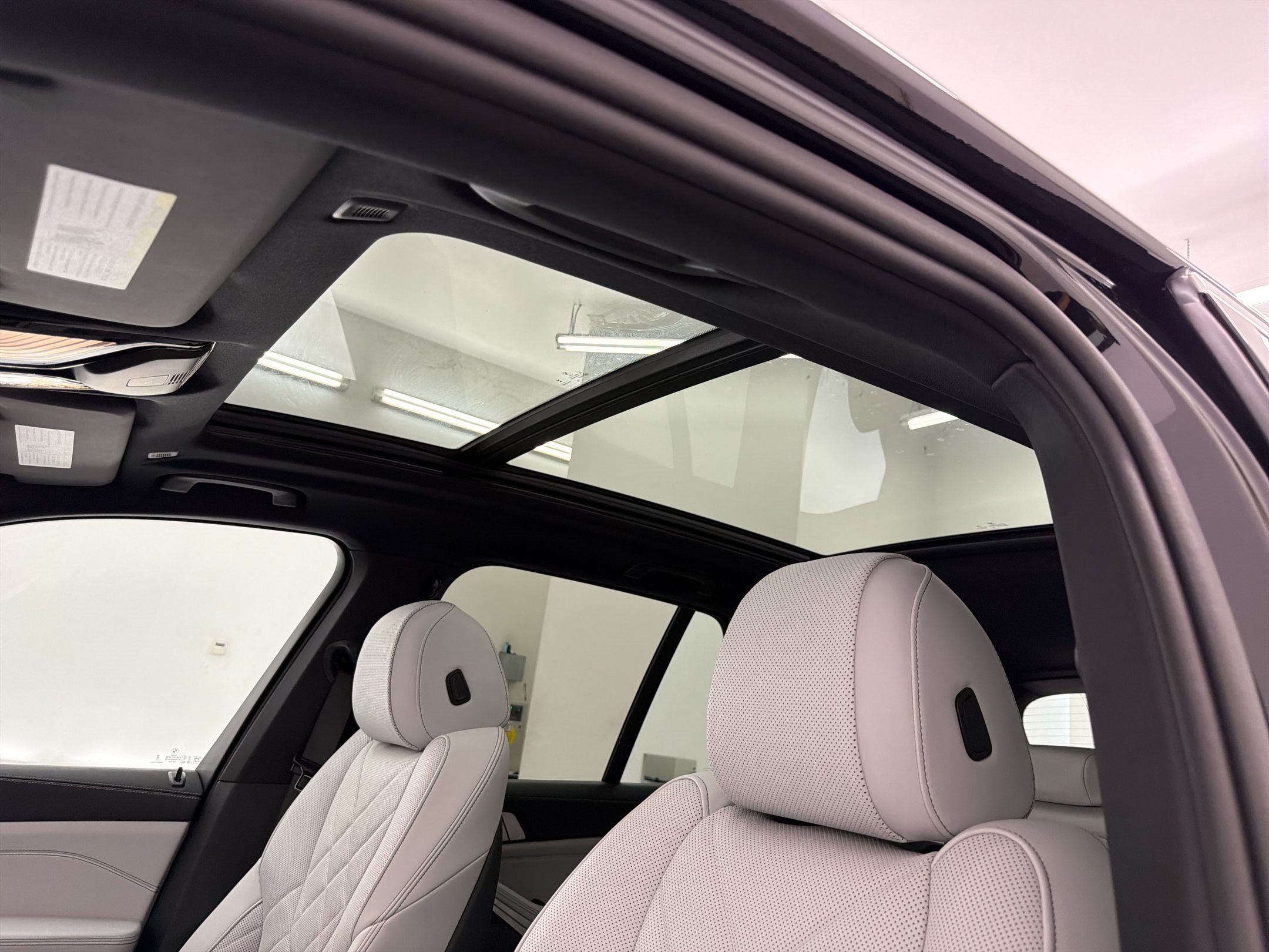 New 2026 BMW X5 xDrive40i w/ Premium Package AWD/4WD image 15