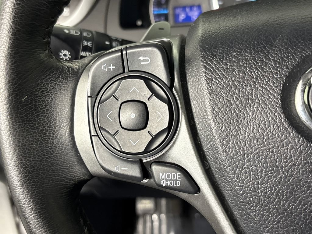 Used 2012 Toyota Camry SE w/ Leather Pkg image 16