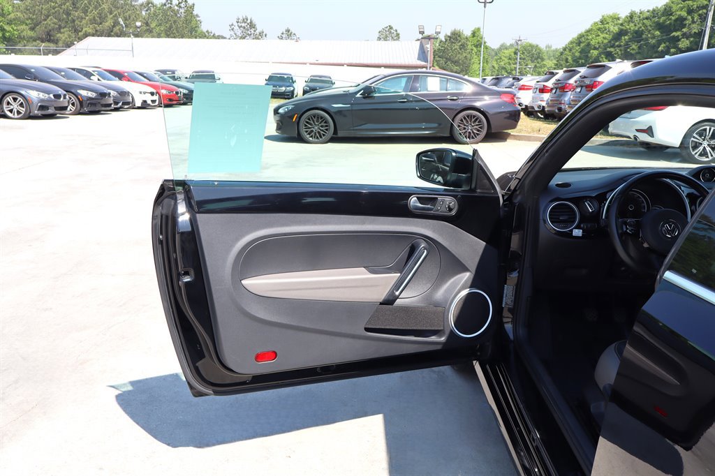 Used 2013 Volkswagen Beetle TDI FWD image 27