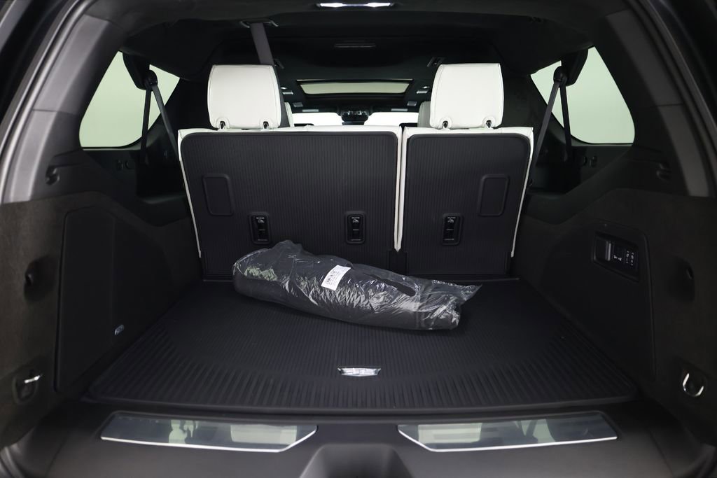 Used 2026 Cadillac Escalade ESV Platinum Sport w/ LPO, ONYX Package AWD/4WD image 13