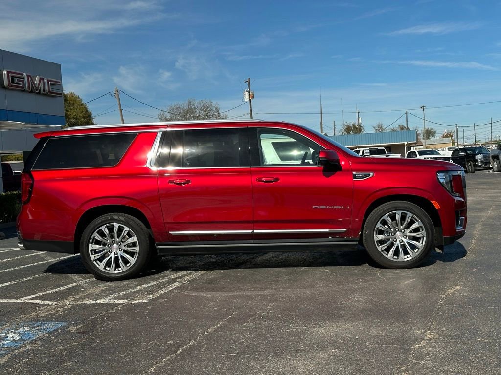 Used 2021 GMC Yukon XL Denali w/ Denali Premium Package image 4