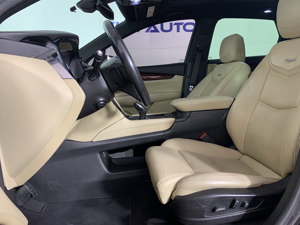 Used 2017 Cadillac XT5 Luxury w/ Driver Awareness Package image 15