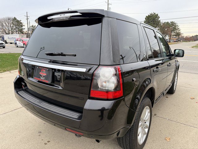 Used 2011 Land Rover LR2 HSE image 5