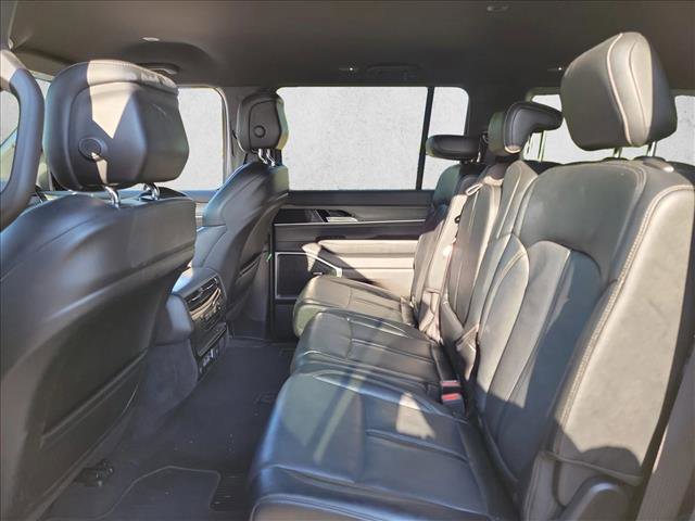 Used 2024 Jeep Wagoneer L Series II w/ Flexible Seating Group RWD image 14