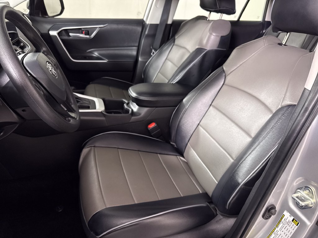 Used 2025 Toyota RAV4 XLE AWD/4WD image 11
