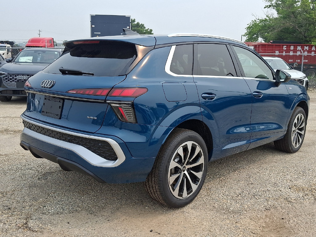 New 2026 Audi Q3 quattro 2.0T AWD/4WD image 4