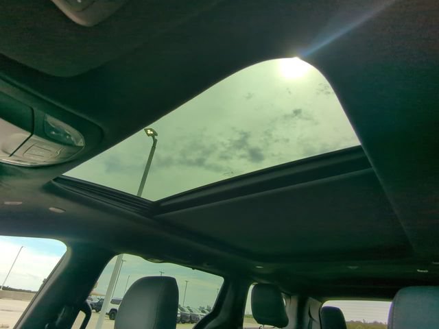 New 2027 Chrysler Pacifica Pinnacle w/ Theater Group AWD/4WD image 24