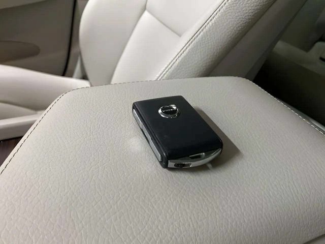 Used 2022 Volvo XC60 B5 Momentum w/ Climate Package AWD/4WD image 86